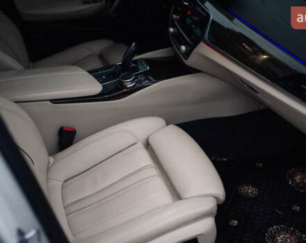 Белый БМВ 5 Серия, объемом двигателя 3 л и пробегом 139 тыс. км за 35000 $, фото 61 на Automoto.ua