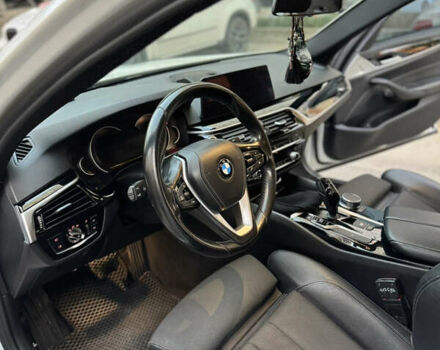 Білий БМВ 5 Серія, об'ємом двигуна 2.99 л та пробігом 290 тис. км за 28000 $, фото 16 на Automoto.ua