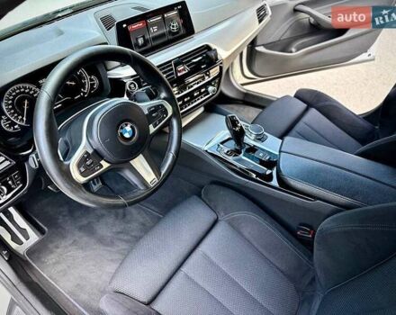 Білий БМВ 5 Серія, об'ємом двигуна 2 л та пробігом 130 тис. км за 32900 $, фото 6 на Automoto.ua