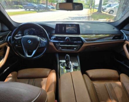 Білий БМВ 5 Серія, об'ємом двигуна 2 л та пробігом 70 тис. км за 13550 $, фото 6 на Automoto.ua