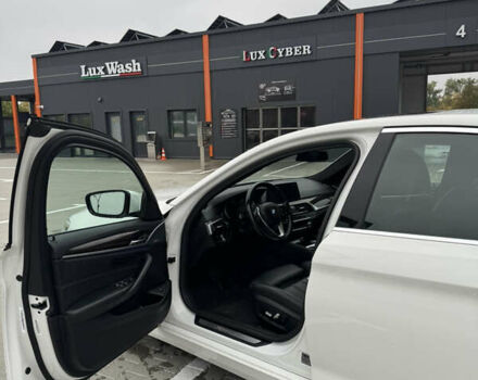 Белый БМВ 5 Серия, объемом двигателя 2 л и пробегом 157 тыс. км за 24500 $, фото 8 на Automoto.ua