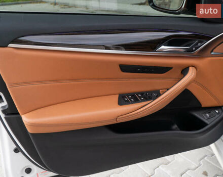 Білий БМВ 5 Серія, об'ємом двигуна 2 л та пробігом 178 тис. км за 27999 $, фото 13 на Automoto.ua