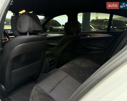 Білий БМВ 5 Серія, об'ємом двигуна 2 л та пробігом 124 тис. км за 33999 $, фото 21 на Automoto.ua