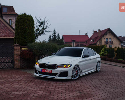 Белый БМВ 5 Серия, объемом двигателя 3 л и пробегом 139 тыс. км за 35000 $, фото 29 на Automoto.ua