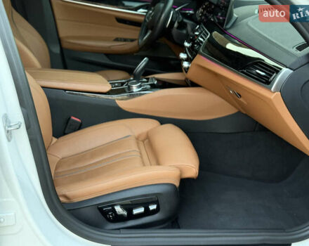 Белый БМВ 5 Серия, объемом двигателя 3 л и пробегом 163 тыс. км за 31500 $, фото 35 на Automoto.ua