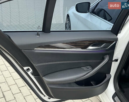 Белый БМВ 5 Серия, объемом двигателя 2 л и пробегом 196 тыс. км за 23000 $, фото 22 на Automoto.ua