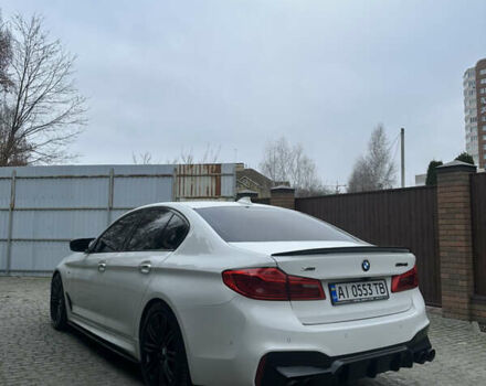 Белый БМВ 5 Серия, объемом двигателя 3 л и пробегом 129 тыс. км за 35300 $, фото 4 на Automoto.ua