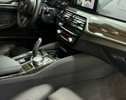 Белый БМВ 5 Серия, объемом двигателя 2 л и пробегом 169 тыс. км за 27500 $, фото 11 на Automoto.ua