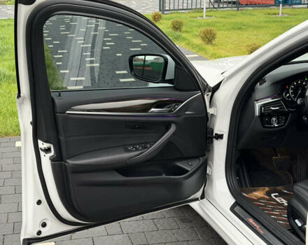 Білий БМВ 5 Серія, об'ємом двигуна 2 л та пробігом 74 тис. км за 26500 $, фото 22 на Automoto.ua