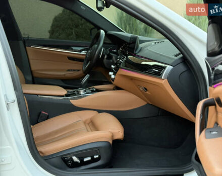 Білий БМВ 5 Серія, об'ємом двигуна 3 л та пробігом 159 тис. км за 33500 $, фото 39 на Automoto.ua