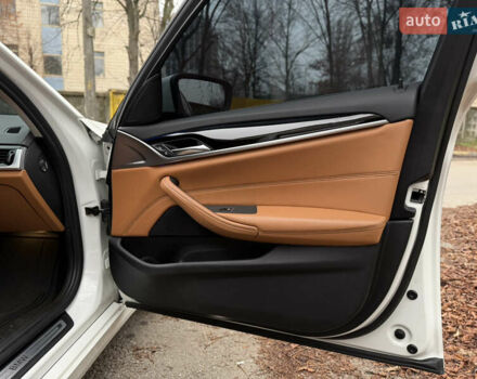 Білий БМВ 5 Серія, об'ємом двигуна 2 л та пробігом 222 тис. км за 23500 $, фото 26 на Automoto.ua