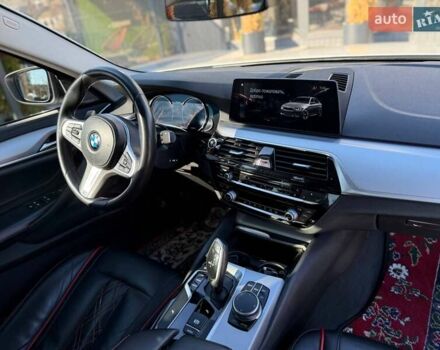 Білий БМВ 5 Серія, об'ємом двигуна 3 л та пробігом 220 тис. км за 32000 $, фото 16 на Automoto.ua
