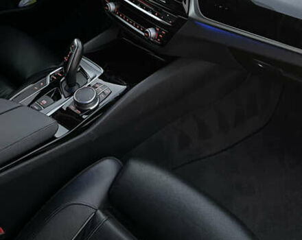 Белый БМВ 5 Серия, объемом двигателя 2.99 л и пробегом 245 тыс. км за 36000 $, фото 25 на Automoto.ua