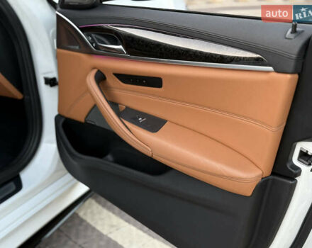 Белый БМВ 5 Серия, объемом двигателя 3 л и пробегом 163 тыс. км за 31500 $, фото 39 на Automoto.ua