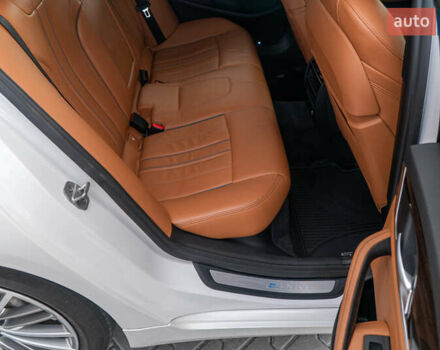 Білий БМВ 5 Серія, об'ємом двигуна 2 л та пробігом 178 тис. км за 27999 $, фото 33 на Automoto.ua