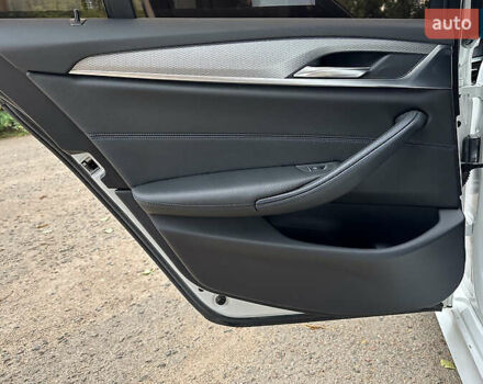 БМВ 5 Серия 2017 в Львове на Automoto.ua Белый БМВ 5 Серия, объемом двигателя 2 л и пробегом 107 тыс. км за 27500 $, фото 13 на Automoto.ua