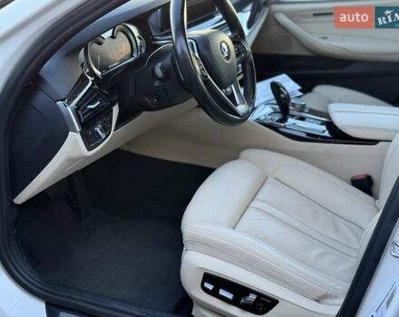 БМВ 5 Серія 2017 у Стрые на Automoto.ua Білий БМВ 5 Серія, об'ємом двигуна 2 л та пробігом 153 тис. км за 24500 $, фото 19 на Automoto.ua