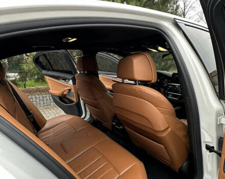 Белый БМВ 5 Серия, объемом двигателя 3 л и пробегом 129 тыс. км за 35300 $, фото 16 на Automoto.ua