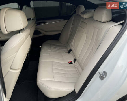 Белый БМВ 5 Серия, объемом двигателя 4.39 л и пробегом 106 тыс. км за 38000 $, фото 12 на Automoto.ua