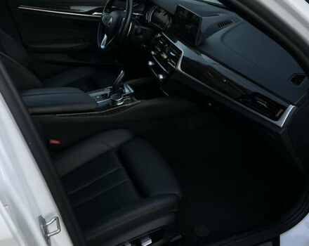 Білий БМВ 5 Серія, об'ємом двигуна 2 л та пробігом 96 тис. км за 25500 $, фото 13 на Automoto.ua