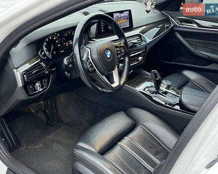 Белый БМВ 5 Серия, объемом двигателя 2 л и пробегом 196 тыс. км за 23000 $, фото 16 на Automoto.ua