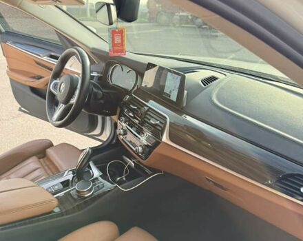 Белый БМВ 5 Серия, объемом двигателя 3 л и пробегом 140 тыс. км за 31900 $, фото 25 на Automoto.ua