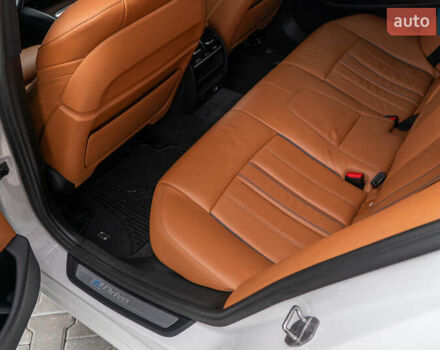 Белый БМВ 5 Серия, объемом двигателя 2 л и пробегом 178 тыс. км за 28400 $, фото 41 на Automoto.ua