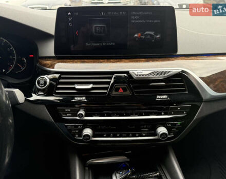 Белый БМВ 5 Серия, объемом двигателя 3 л и пробегом 132 тыс. км за 31500 $, фото 12 на Automoto.ua