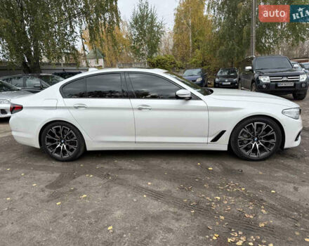Белый БМВ 5 Серия, объемом двигателя 3 л и пробегом 132 тыс. км за 31500 $, фото 4 на Automoto.ua