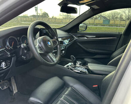 Белый БМВ 5 Серия, объемом двигателя 3 л и пробегом 131 тыс. км за 33000 $, фото 16 на Automoto.ua