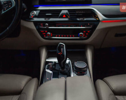 Белый БМВ 5 Серия, объемом двигателя 3 л и пробегом 139 тыс. км за 35000 $, фото 47 на Automoto.ua