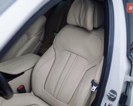 Белый БМВ 5 Серия, объемом двигателя 3 л и пробегом 139 тыс. км за 35000 $, фото 69 на Automoto.ua