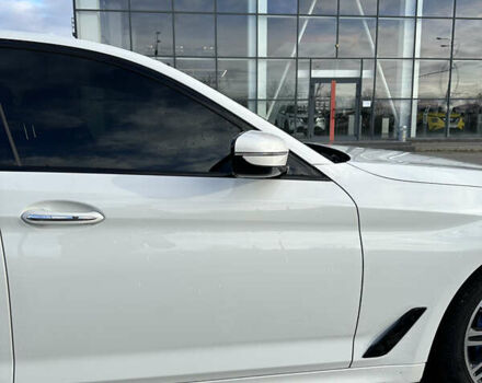 Белый БМВ 5 Серия, объемом двигателя 3 л и пробегом 131 тыс. км за 33000 $, фото 5 на Automoto.ua