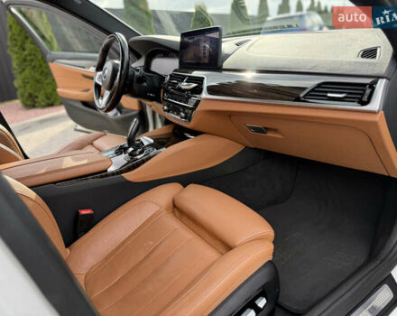 Білий БМВ 5 Серія, об'ємом двигуна 3 л та пробігом 128 тис. км за 40999 $, фото 23 на Automoto.ua