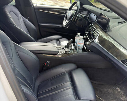 БМВ 5 Серия 2017 в Киеве на Automoto.ua Белый БМВ 5 Серия, объемом двигателя 3 л и пробегом 163 тыс. км за 33777 $, фото 6 на Automoto.ua