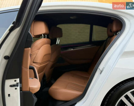 Белый БМВ 5 Серия, объемом двигателя 3 л и пробегом 163 тыс. км за 31500 $, фото 28 на Automoto.ua