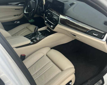 Белый БМВ 5 Серия, объемом двигателя 2 л и пробегом 191 тыс. км за 27900 $, фото 6 на Automoto.ua