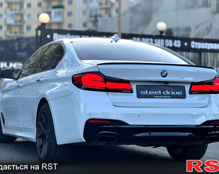 Белый БМВ 5 Серия, объемом двигателя 3 л и пробегом 131 тыс. км за 38500 $, фото 3 на Automoto.ua