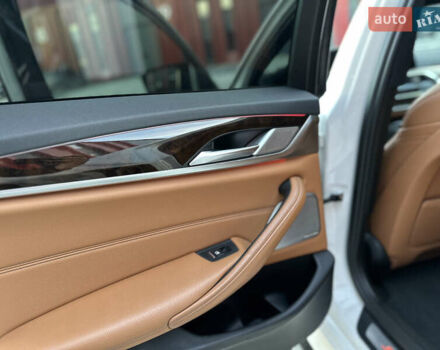 Білий БМВ 5 Серія, об'ємом двигуна 3 л та пробігом 153 тис. км за 29000 $, фото 18 на Automoto.ua