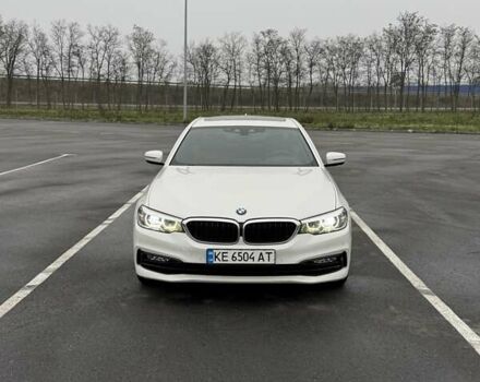 Белый БМВ 5 Серия, объемом двигателя 3 л и пробегом 145 тыс. км за 31000 $, фото 1 на Automoto.ua