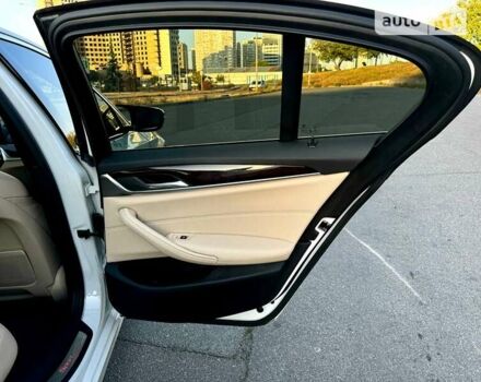 Белый БМВ 5 Серия, объемом двигателя 2 л и пробегом 83 тыс. км за 28800 $, фото 42 на Automoto.ua