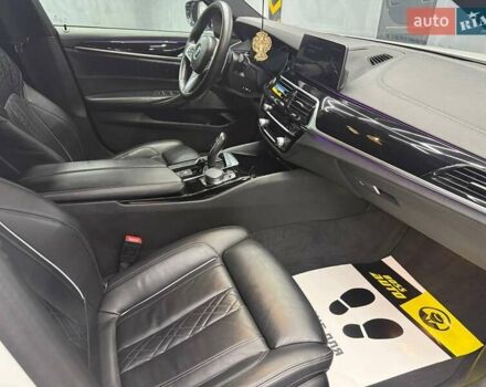 Белый БМВ 5 Серия, объемом двигателя 2.99 л и пробегом 245 тыс. км за 33000 $, фото 17 на Automoto.ua