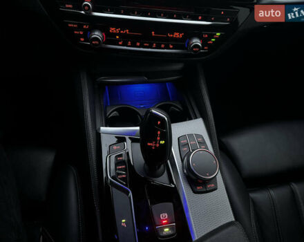 Білий БМВ 5 Серія, об'ємом двигуна 2 л та пробігом 123 тис. км за 31900 $, фото 21 на Automoto.ua