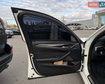 Білий БМВ 5 Серія, об'ємом двигуна 2 л та пробігом 115 тис. км за 26500 $, фото 37 на Automoto.ua