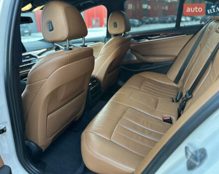 Білий БМВ 5 Серія, об'ємом двигуна 3 л та пробігом 153 тис. км за 29000 $, фото 17 на Automoto.ua