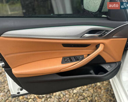 Белый БМВ 5 Серия, объемом двигателя 2 л и пробегом 204 тыс. км за 27400 $, фото 16 на Automoto.ua