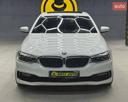 Белый БМВ 5 Серия, объемом двигателя 2.99 л и пробегом 245 тыс. км за 33000 $, фото 1 на Automoto.ua