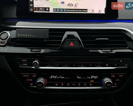 Білий БМВ 5 Серія, об'ємом двигуна 2 л та пробігом 187 тис. км за 25900 $, фото 71 на Automoto.ua