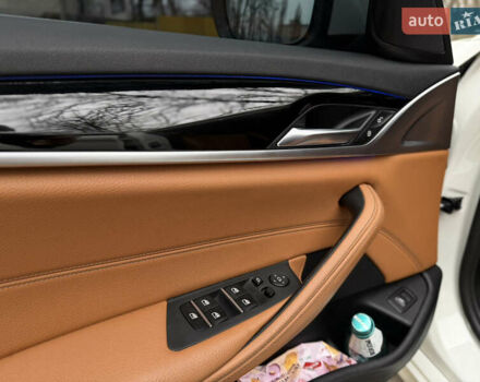 Білий БМВ 5 Серія, об'ємом двигуна 2 л та пробігом 222 тис. км за 23500 $, фото 25 на Automoto.ua