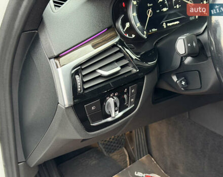 Белый БМВ 5 Серия, объемом двигателя 2 л и пробегом 74 тыс. км за 25500 $, фото 25 на Automoto.ua